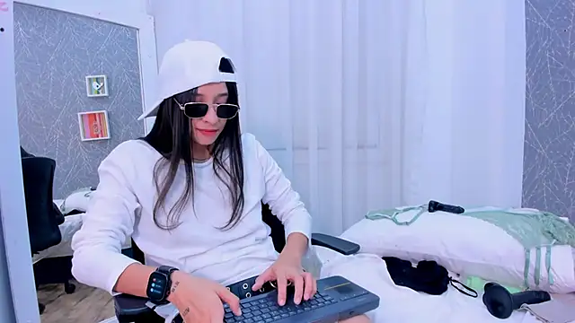 Chat +18 de ViictoriiaSaenz ao vivo