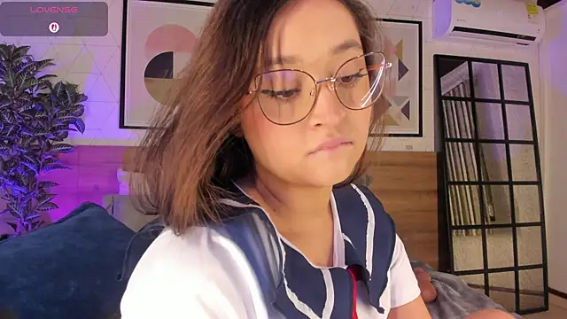 Chat +18 de MiaKay1 ao vivo