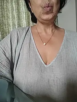 NakedMILFx – Naživo XXX chat