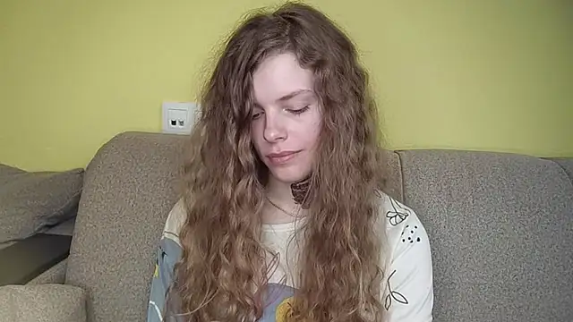 RayaNenlia's Live XXX Chat