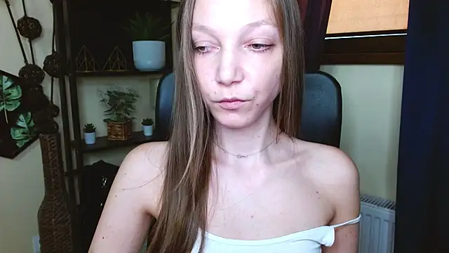 EmillyPlay Chat XXX in diretta