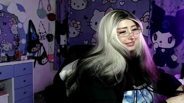 Chat +18 de lussyevans24 ao vivo