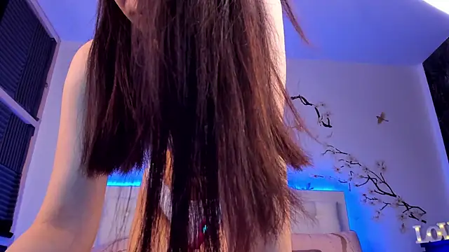 دردشة TinyBlair الجنسية المباشرة