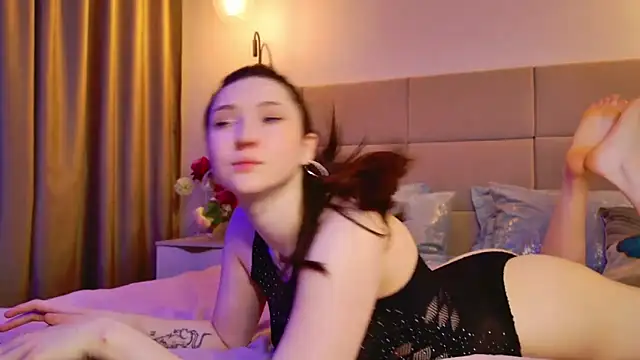 Tiny_BunnyX Chat XXX in diretta