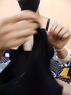 Rising_Queen Adlı Modelin Web Kamerası Şovu