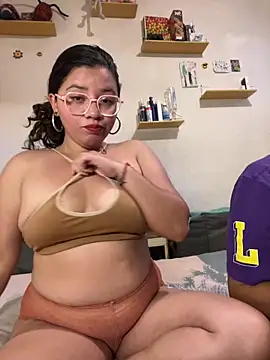 Vivi_Kvsh Adlı Modelin Canlı XXX Sohbeti