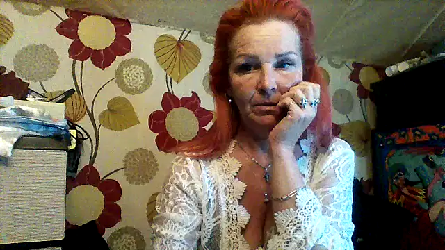 CassandraSandra44: онлайн-секс-чат