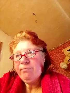 SquirrelFine's Live XXX Chat