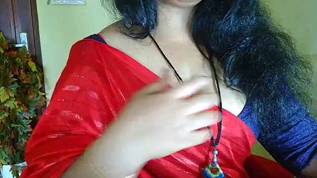 Chat +18 de Mallu_MayaMadhav ao vivo