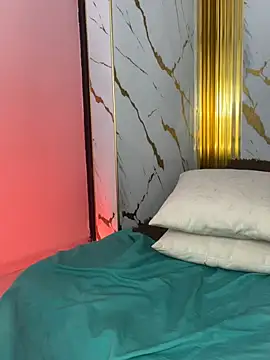 dianamilfのライブXXXチャット