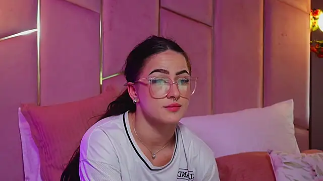 LucyLextonX 라이브 XXX 채팅