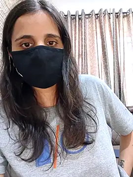 tinaarora Chat XXX in diretta