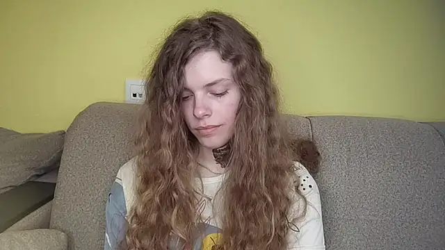 RayaNenlia – Naživo XXX chat