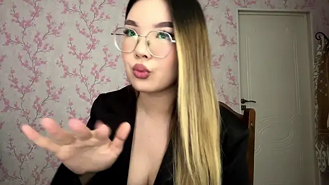 Živý XXX chat MadeleneStoesz