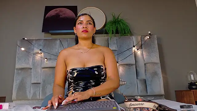 Meganlove__ Chat XXX in diretta