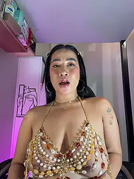 Chatroom XXX en direct de AsianMilfSheryl