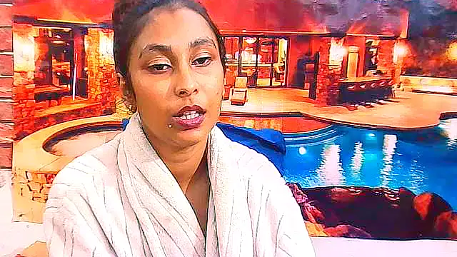 IndianSexyButt's Live XXX Chat