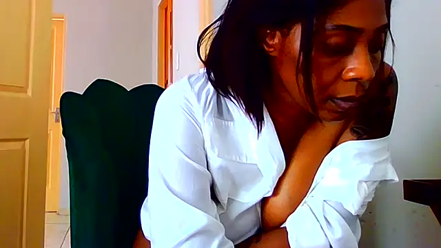 دردشة TALLnBEAUTY الجنسية المباشرة