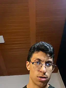 ApoloCruz 现场XXX聊天