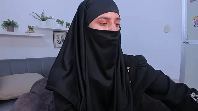 salma_arabicc élő XXX-chatje