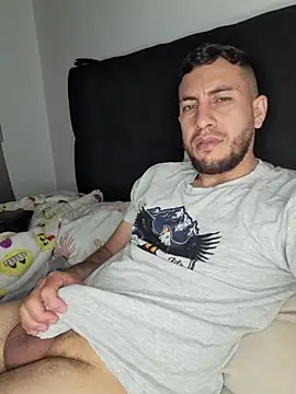 Alessfuck_friends webcam show