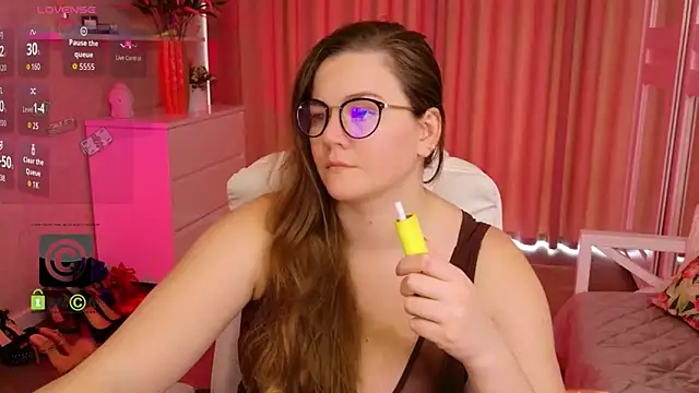 Chatroom XXX en direct de KellyKleine