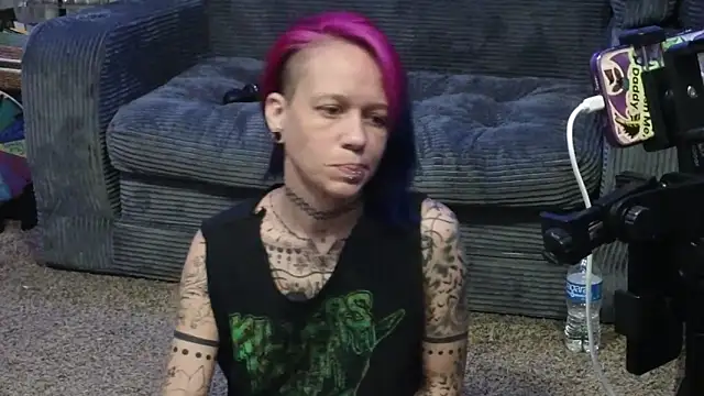 Toxii- live XXX chat