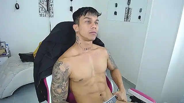 Leonard_Price's Live XXX Chat