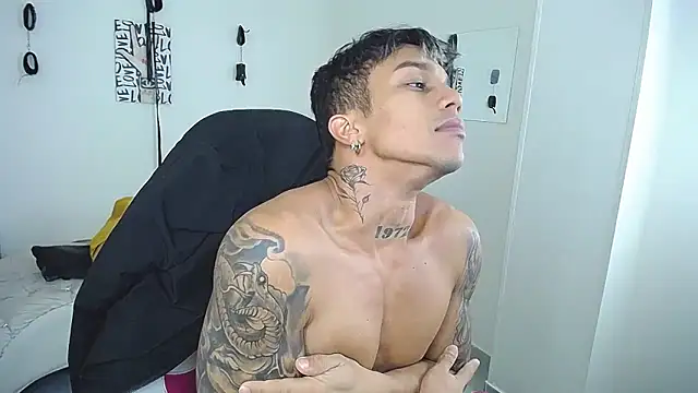 Онлайн чат XXX Leonard_Price