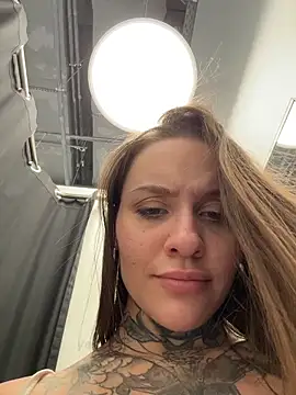 XXX chat uživo modela KishaMur