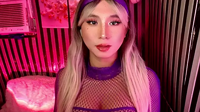 HoresCOCKLUCY Adlı Modelin Canlı XXX Sohbeti