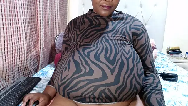 Chat XXX ao vivo de CHOCOLATEDARKBUSTYX