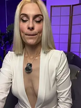 Chat +18 de SelenaDaze ao vivo