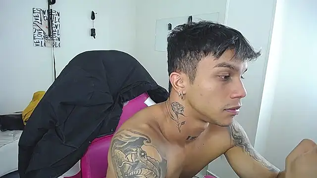 Leonard_Price Pertunjukan Webcam