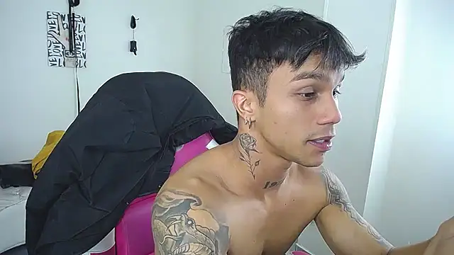 Leonard_Price's Live XXX Chat