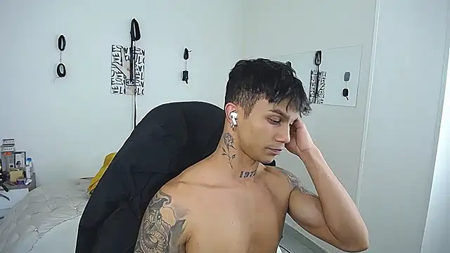 แชท XXX สดของ Leonard_Price