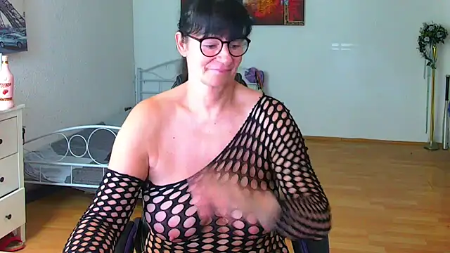 Sylly লাইভ XXX চ্যাট