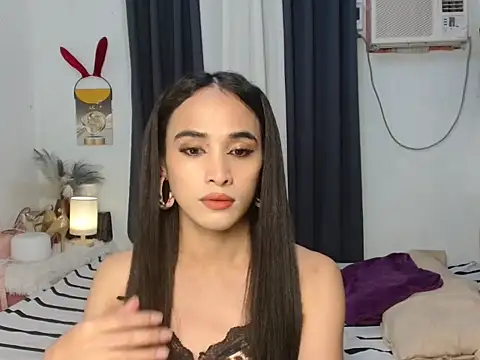 Maxinerein's Webcam Show