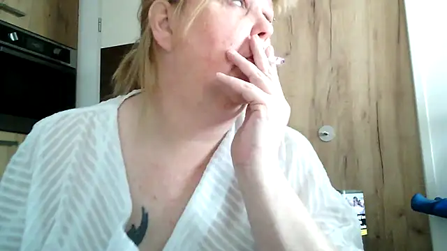 Sylviastar46's Live XXX Chat