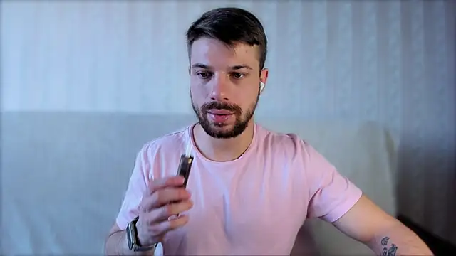 Tony_Wolf Pertunjukan Webcam