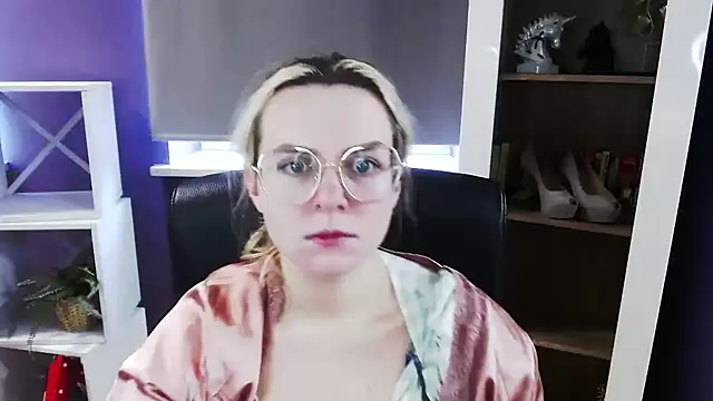 Zoey_Erotic: онлайн-секс-чат