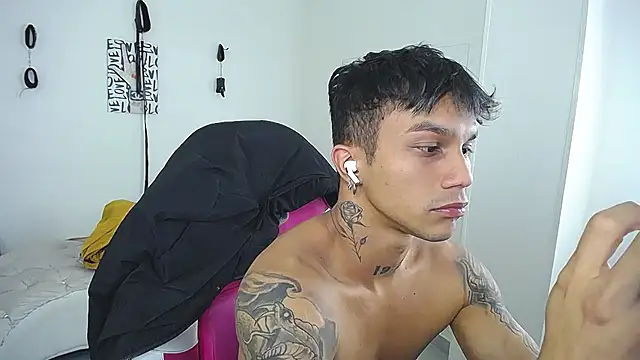 Chatroom XXX en direct de Leonard_Price