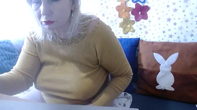 QueenLana élő XXX-chatje