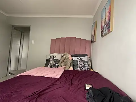 MissLola27 Adlı Modelin Canlı XXX Sohbeti