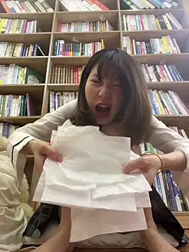 Chat +18 de littleqiu ao vivo