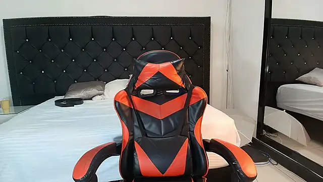 Pokazy przed kamerką – NohaDrake