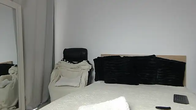 Layla23a Chat XXX live