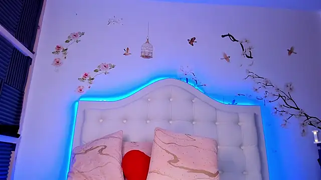 แชท XXX สดของ TinyBlair