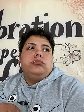 Chatroom XXX en direct de Hailey_Curvy