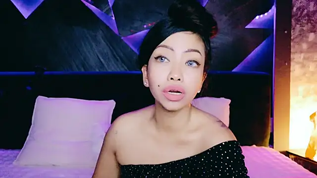 ElyaQuinn Live XXX-Chat